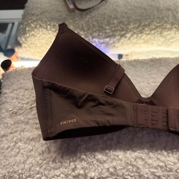 SKIMS Chocolate Brown Bra - Picture 3 of 3
